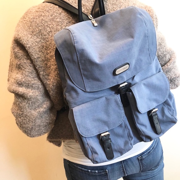 Baggallini Handbags - 🎉HP🎉 Baggallini Convertible Backpack